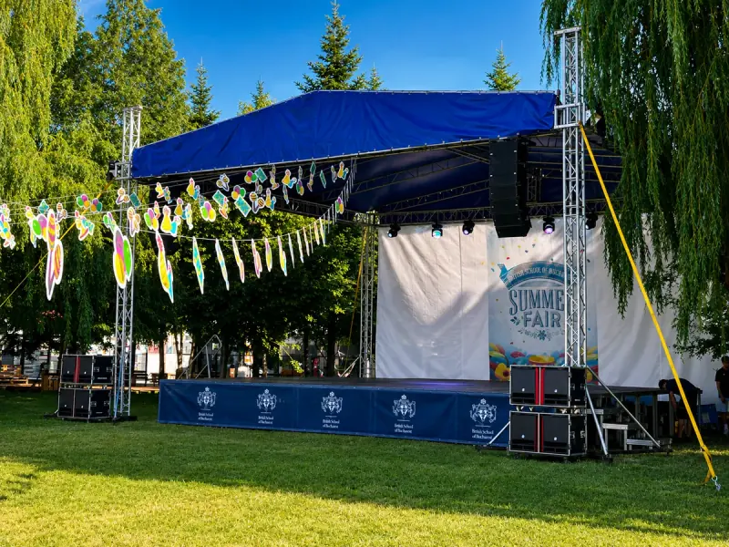 Scenă acoperită la BSC Summer Fair
